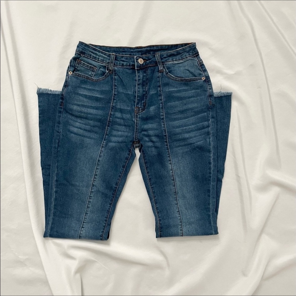 Fabulous Blue Flare Jeans w/Raw Hem & 5 Pockets - Picture 9 of 13